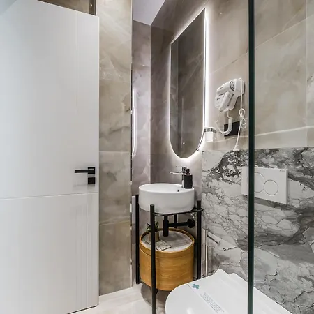 Via Mare Jacuzzi By Ps Hotel Durrës