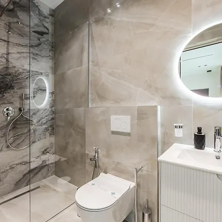 Via Mare Jacuzzi By Ps Hotel Durrës